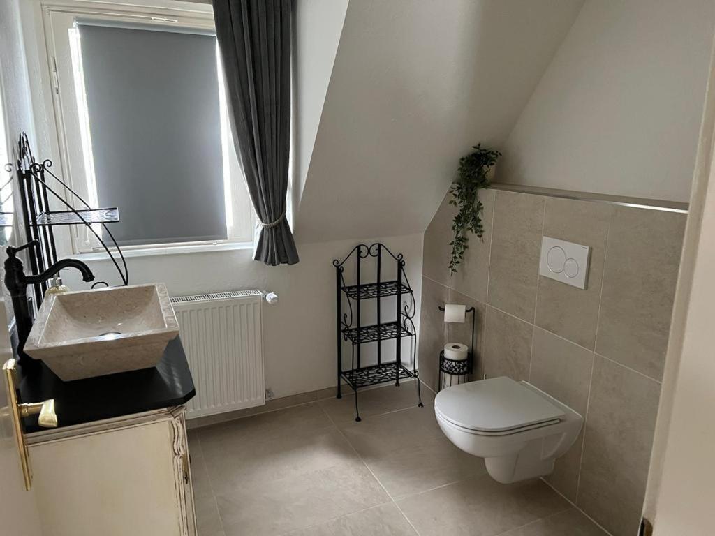 Ferienwohnung Und Appartement Naehe Moehnesee Fuer 4 Personen Warstein Esterno foto